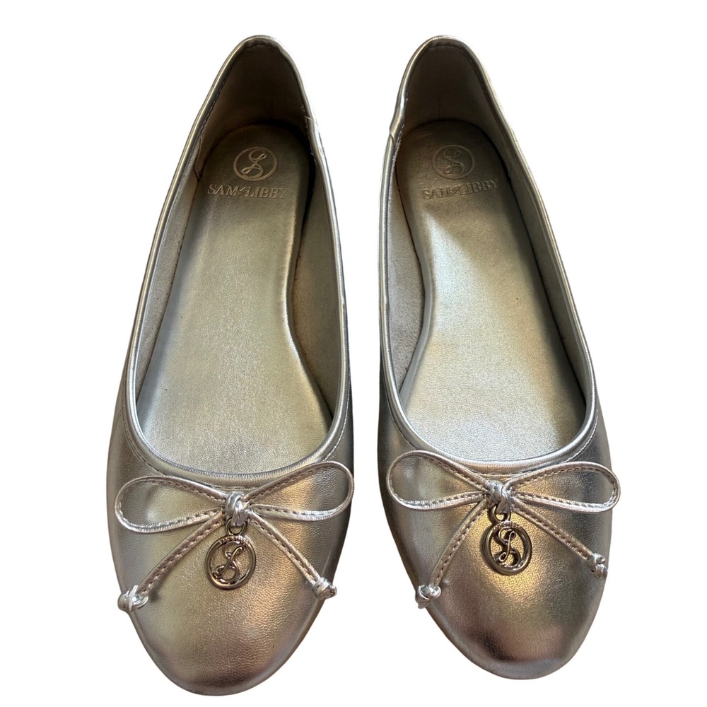 Sam Libby Dallan Silver Metallic Ballet Flats Womens Size 8M Bow Logo Charm